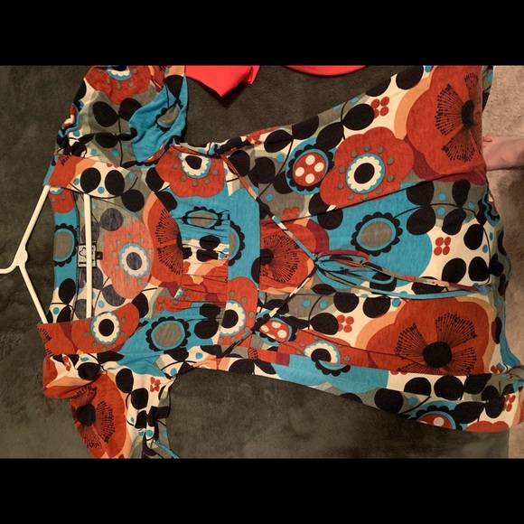 Tops - Picture 1 of 8